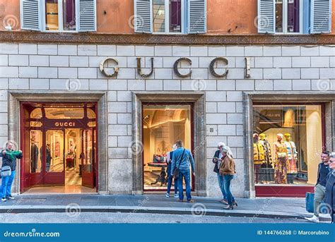 negozio gucci roma via del corso|gucci italy.